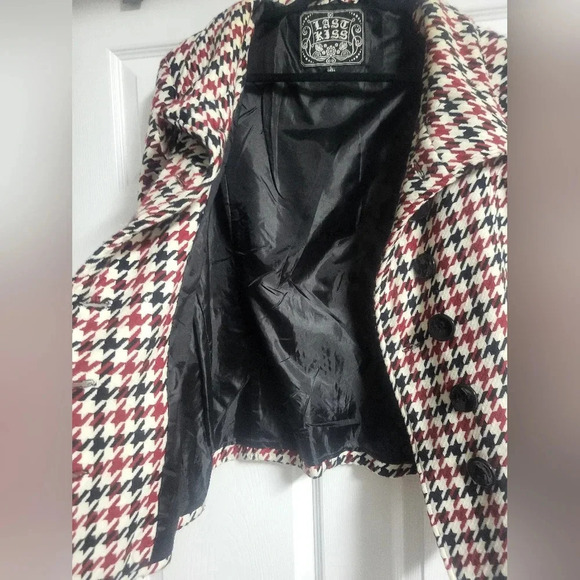 Last Kiss - Plaid Blazer- EUC - Red, Black and White Houndstooth Pattern, Size L - Picture 9 of 12